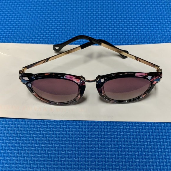 Twice Women Sunglasses - Picture 2 of 8